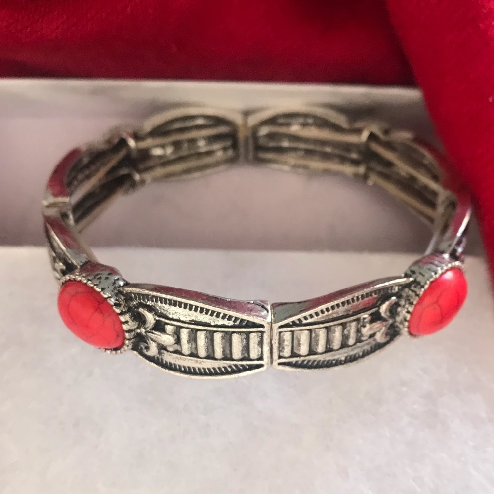 Silver stretch bracelet